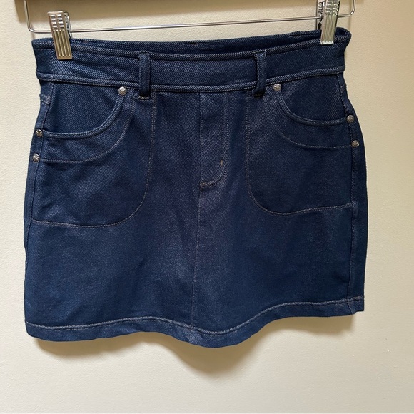 Athleta ~ Stretch Knit Bettona Classic Skort Skirt size XS in Indigo Denim - Picture 3 of 16